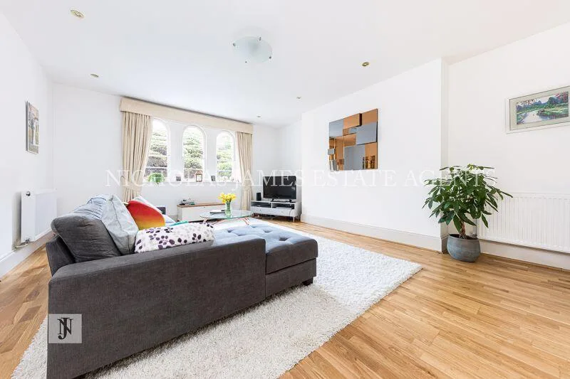 3 bedroom flat for rent