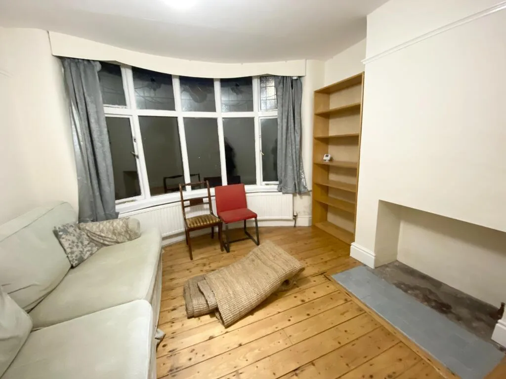 4 bedroom semi-detached house for rent