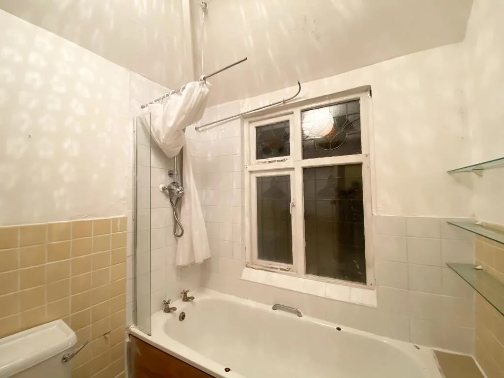 4 bedroom semi-detached house for rent