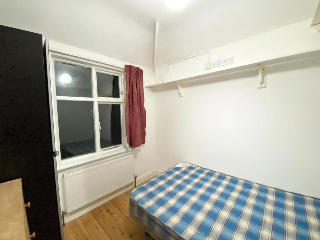 4 bedroom semi-detached house for rent