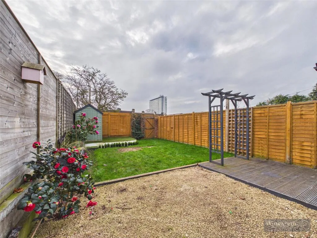 3 bedroom semi-detached house for rent