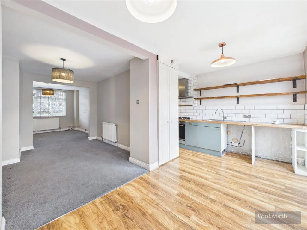 3 bedroom semi-detached house for rent