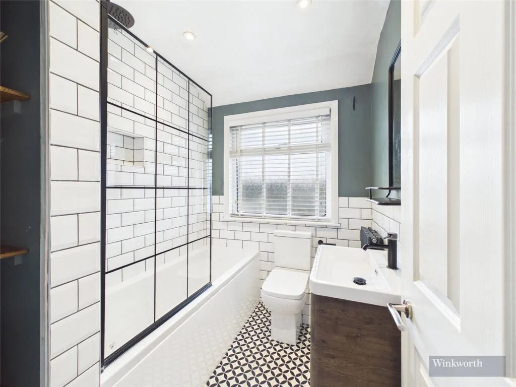 3 bedroom semi-detached house for rent