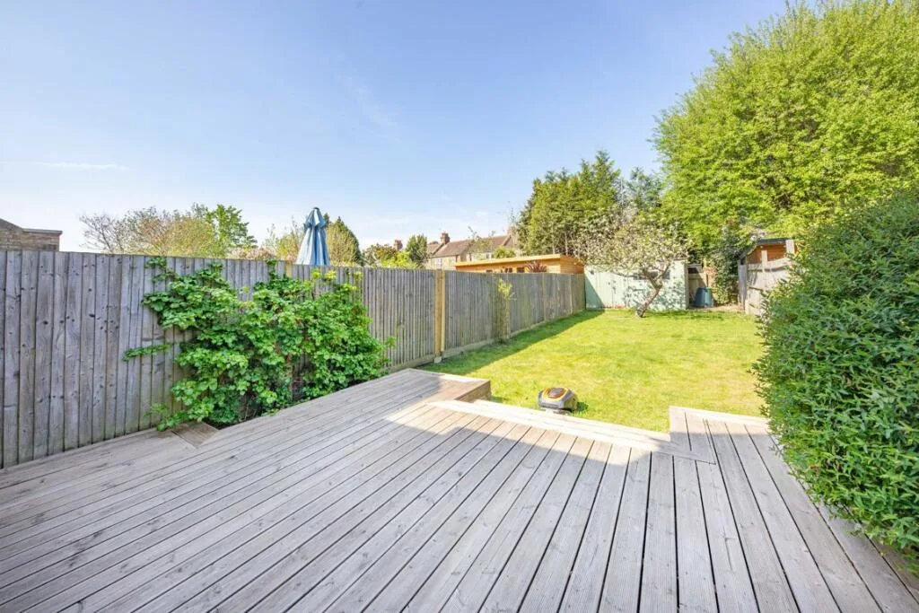 4 bedroom semi-detached house for rent