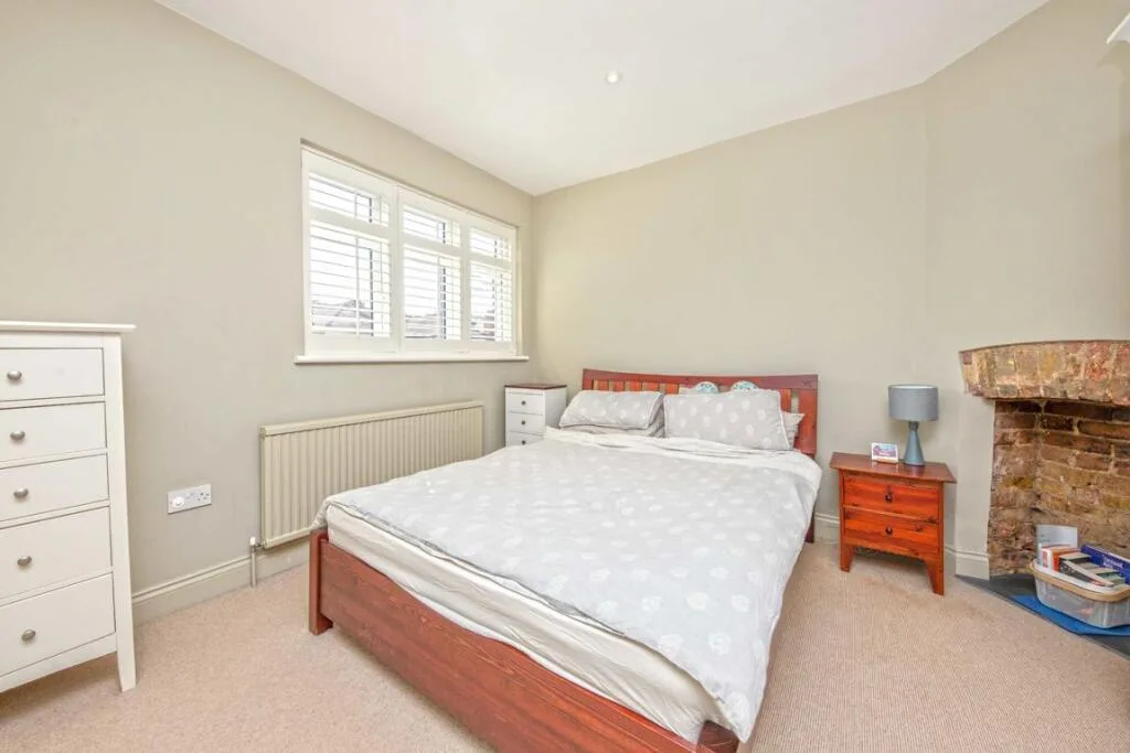 4 bedroom semi-detached house for rent