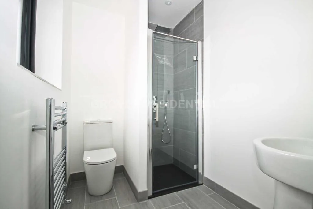 5 bedroom detached house for rent