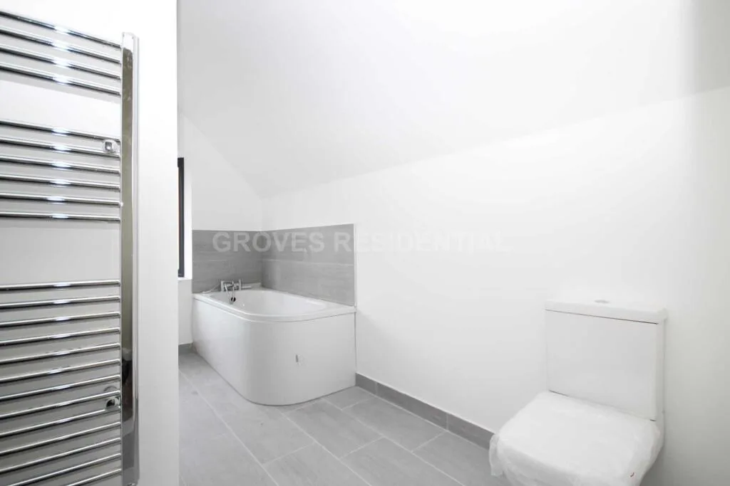 5 bedroom detached house for rent