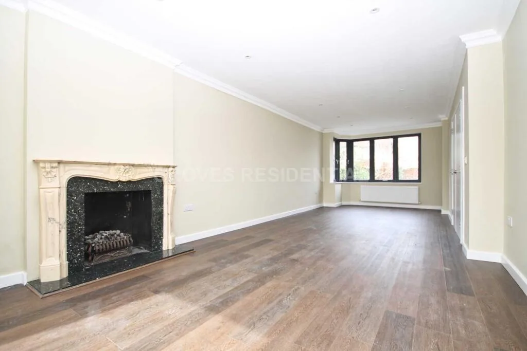 5 bedroom detached house for rent