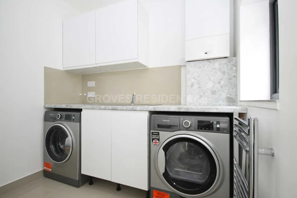5 bedroom detached house for rent