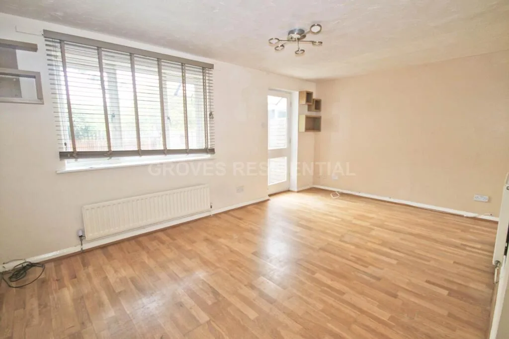 3 bedroom end of terrace house for rent