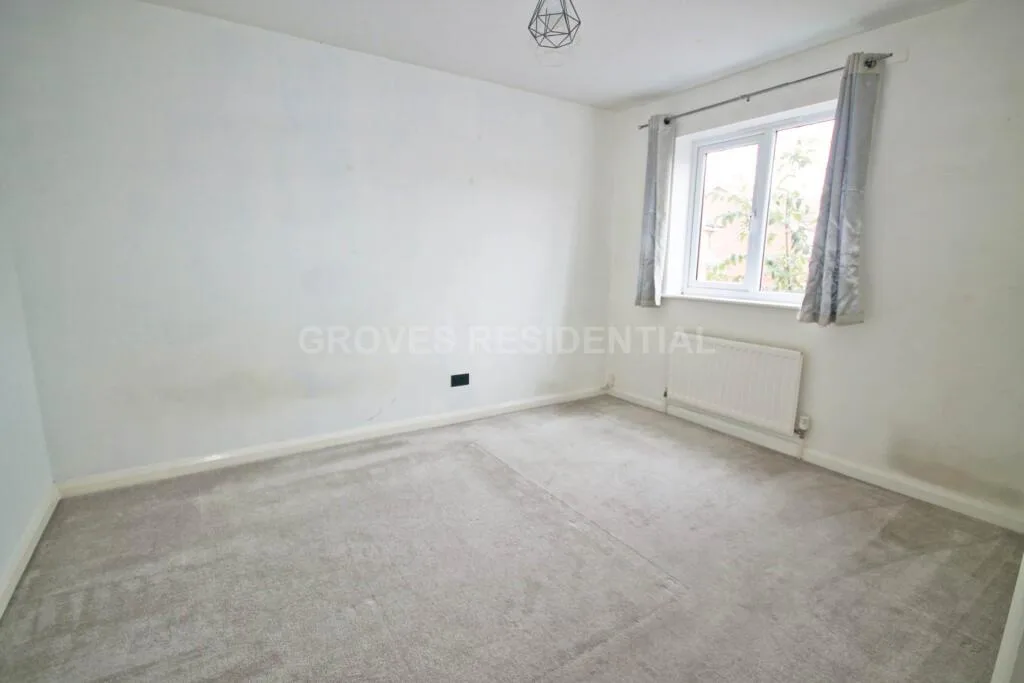 3 bedroom end of terrace house for rent