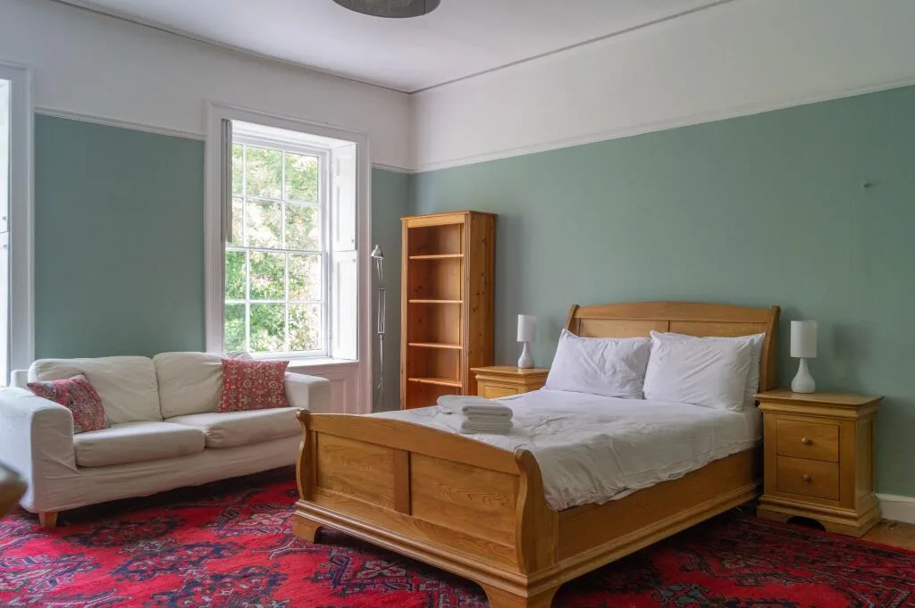 4 bedroom flat for rent