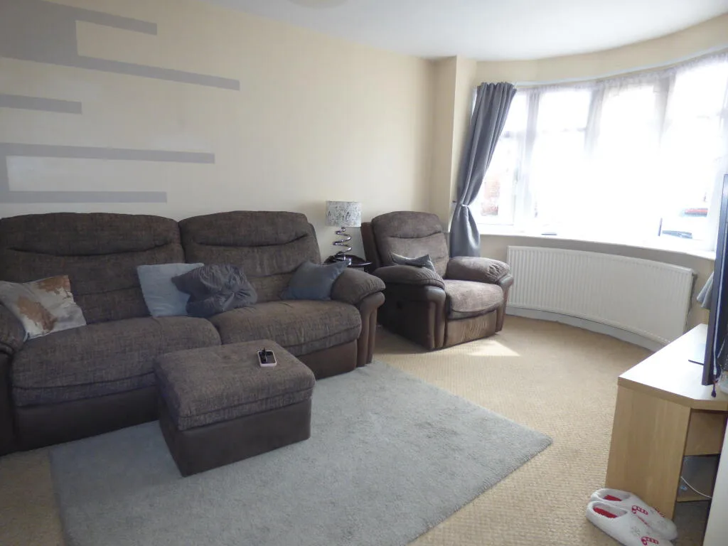 3 bedroom semi-detached house for rent
