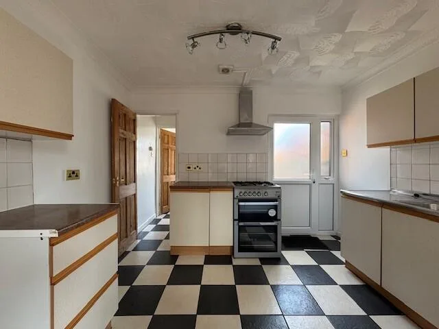 2 bedroom house for rent