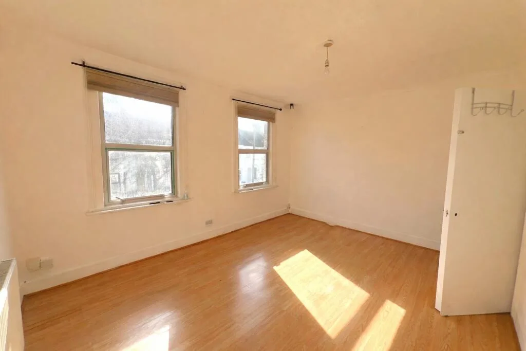 2 bedroom maisonette for rent