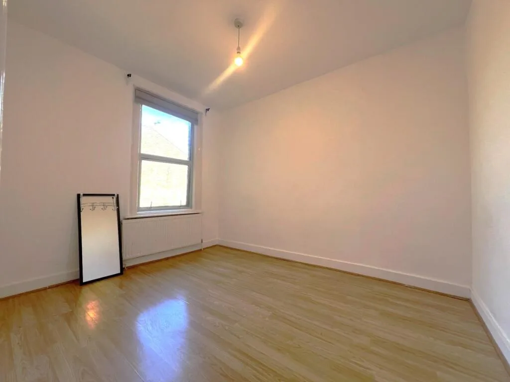 2 bedroom maisonette for rent