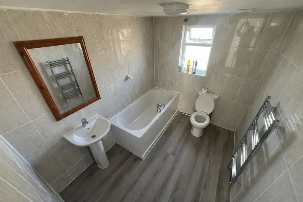 2 bedroom maisonette for rent