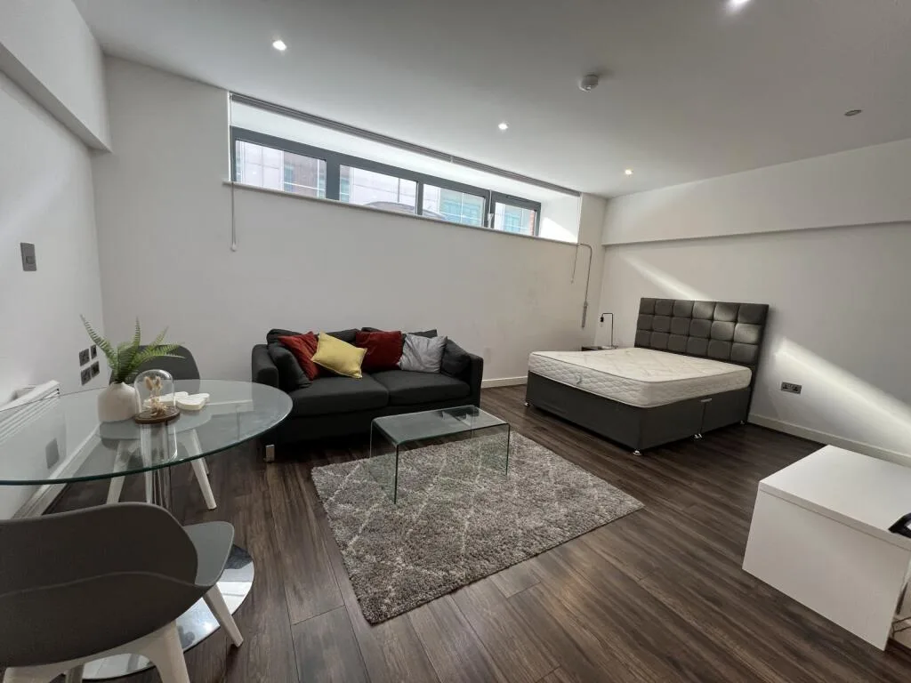 Studio flat for rent