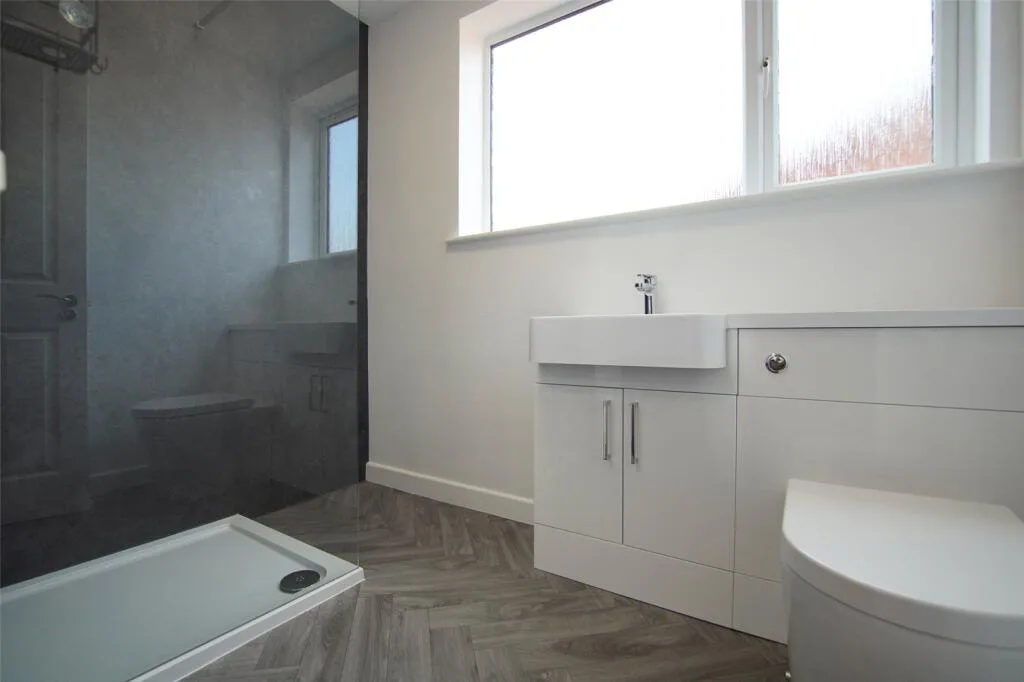 3 bedroom link detached house for rent