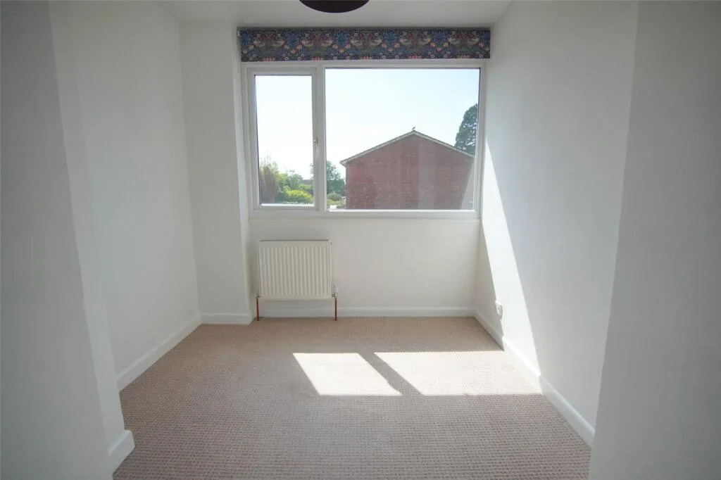 3 bedroom link detached house for rent