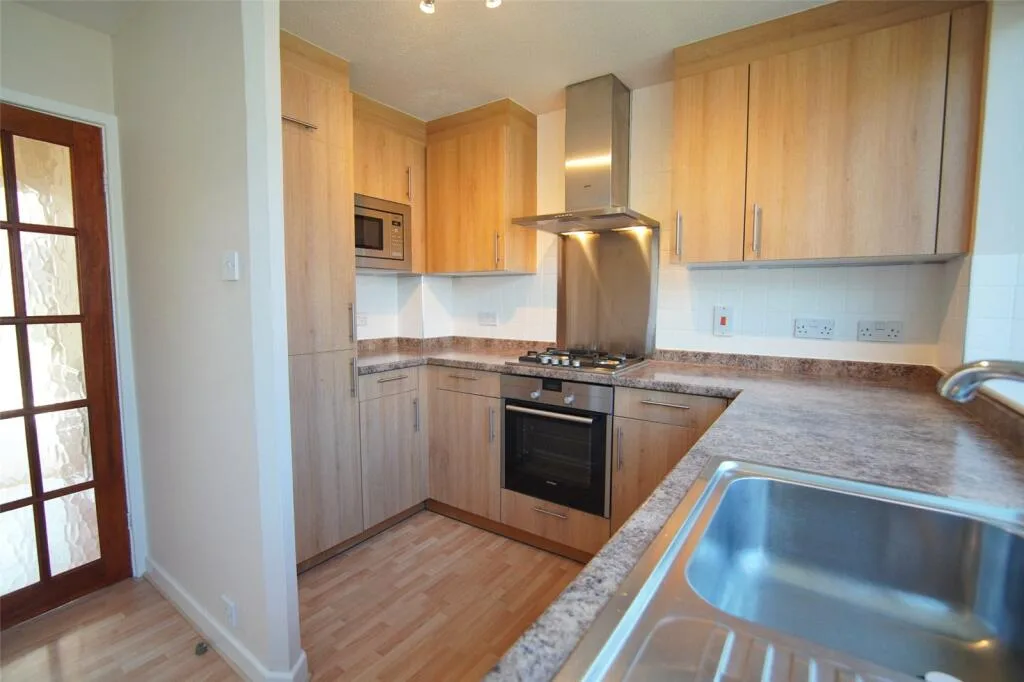 3 bedroom link detached house for rent