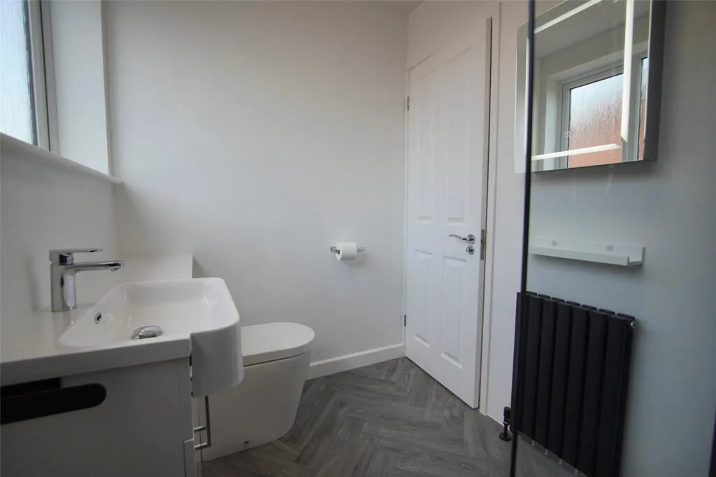 3 bedroom link detached house for rent