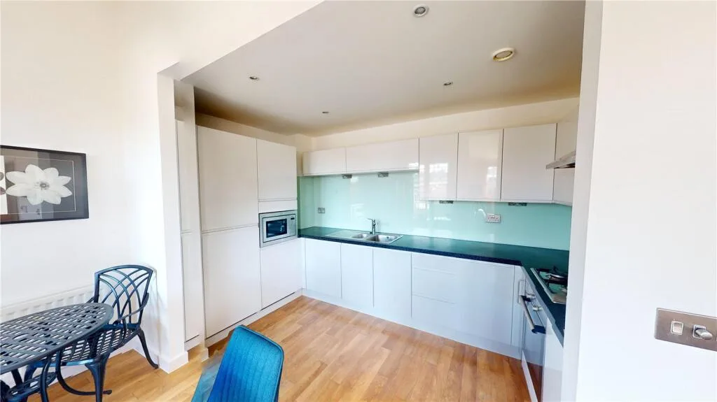 2 bedroom penthouse for rent