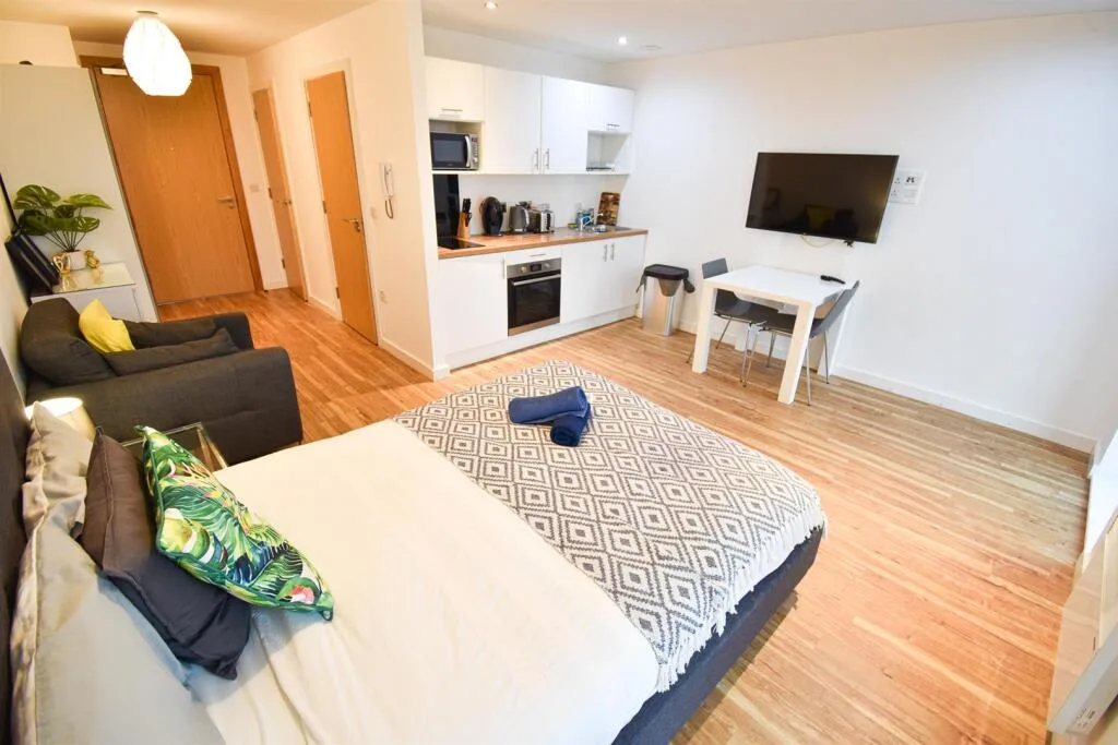 Studio flat for rent