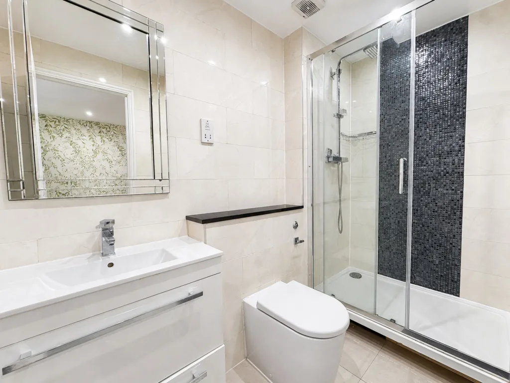 4 bedroom end of terrace house for rent