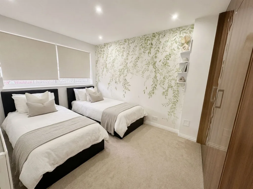 4 bedroom end of terrace house for rent