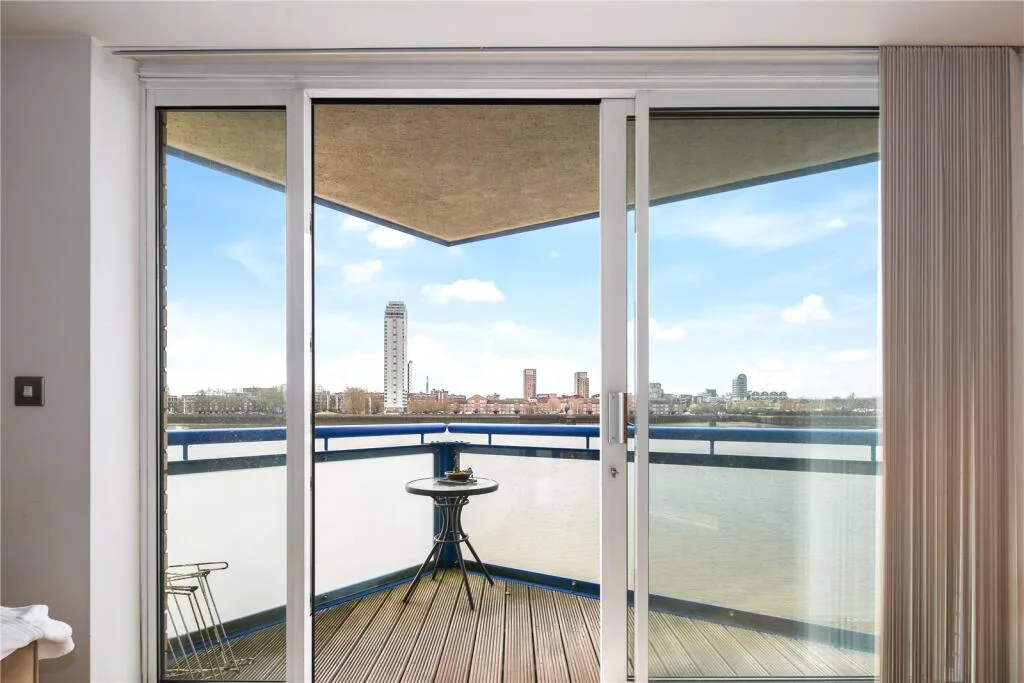 2 bedroom maisonette for rent