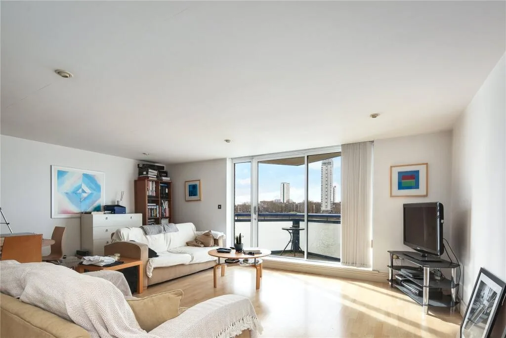 2 bedroom maisonette for rent