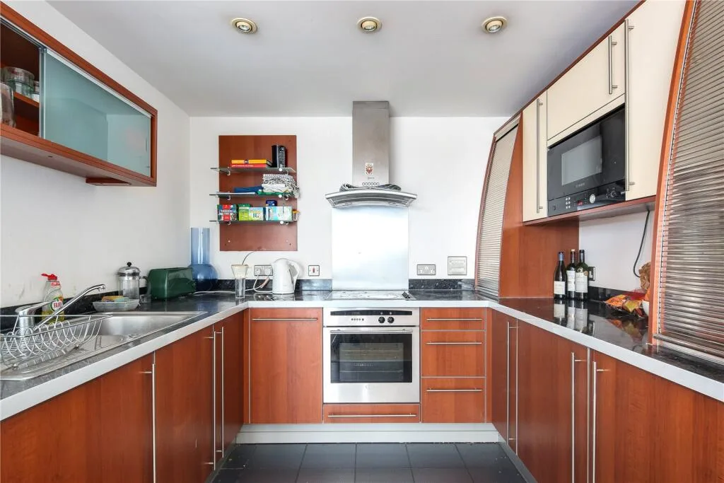 2 bedroom maisonette for rent
