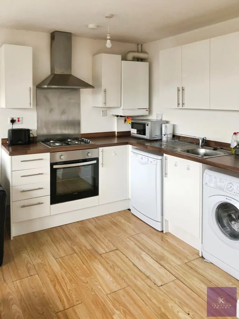 3 bedroom maisonette for rent