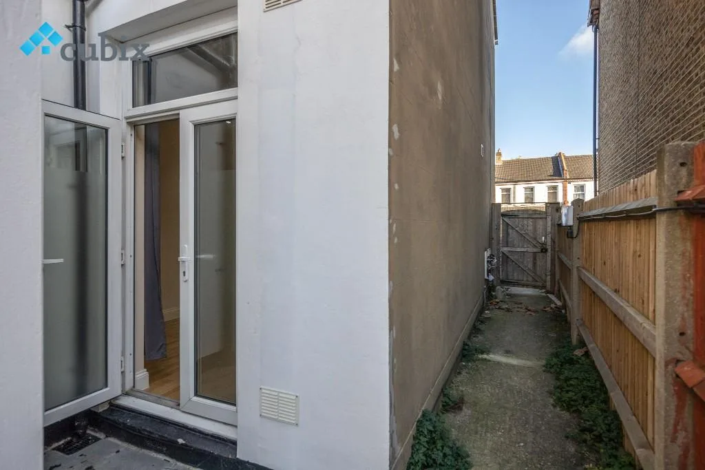 3 bedroom ground floor flat for rent