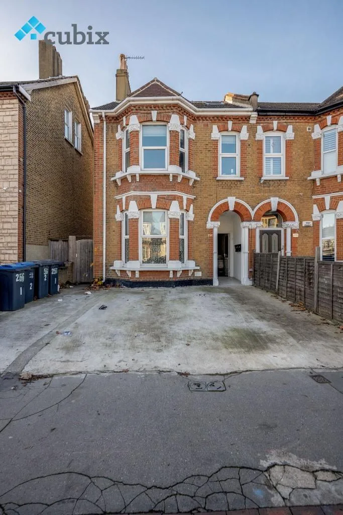 3 bedroom ground floor flat for rent