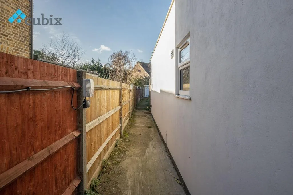 3 bedroom ground floor flat for rent