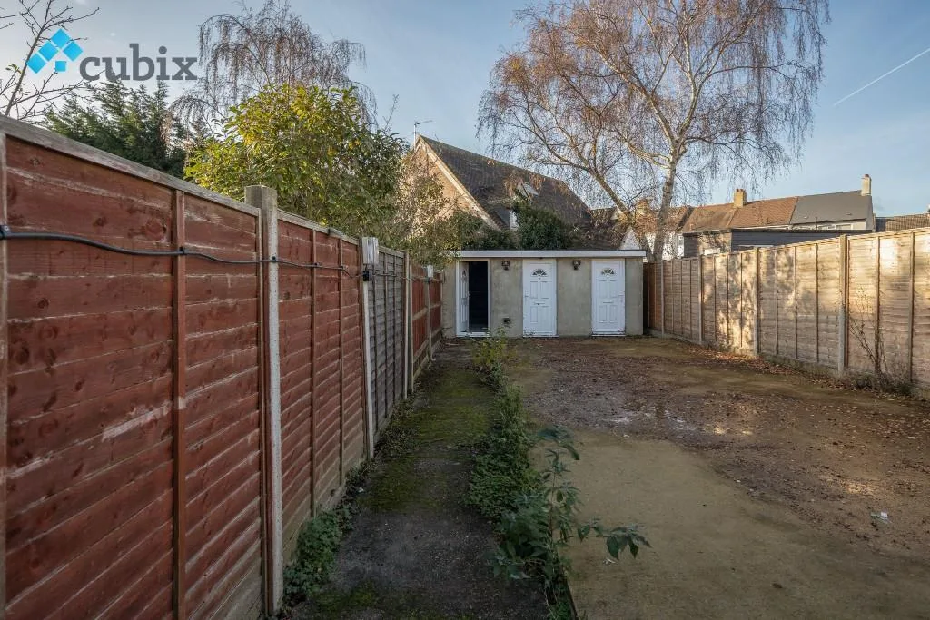3 bedroom ground floor flat for rent