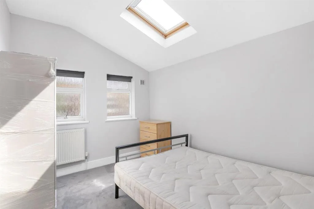 5 bedroom terraced house for rent