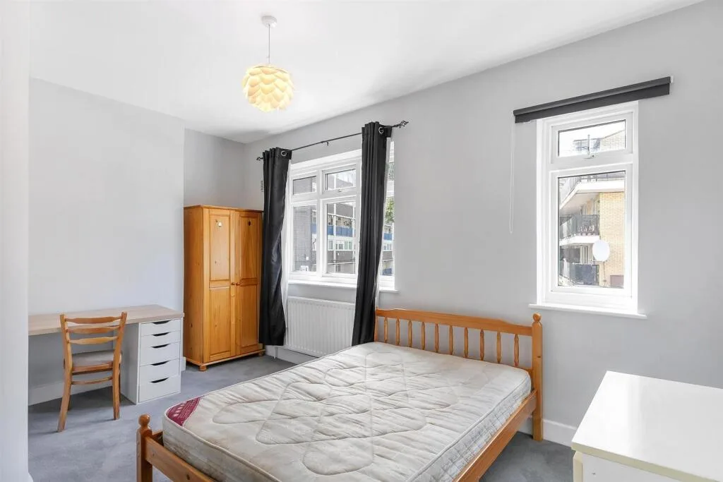 5 bedroom terraced house for rent