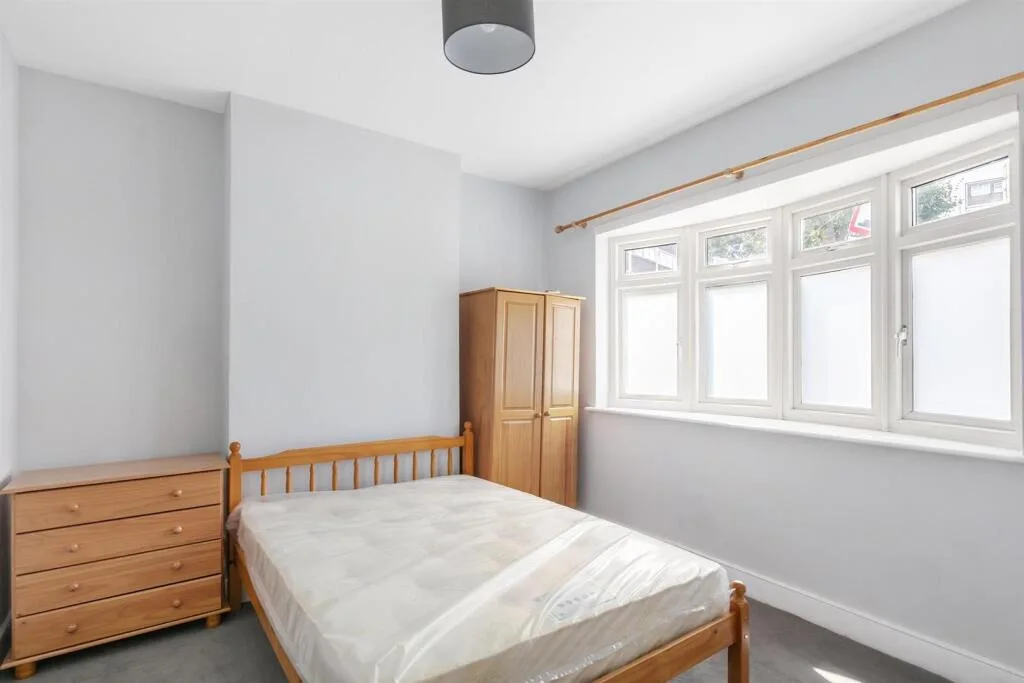 5 bedroom terraced house for rent