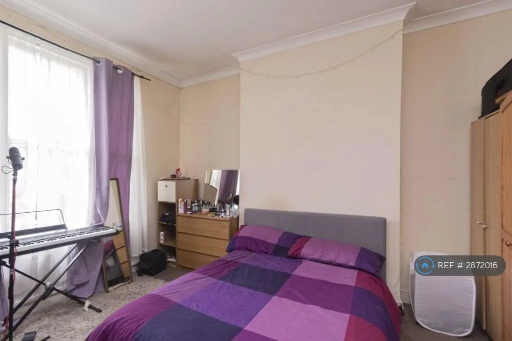 3 bedroom flat for rent