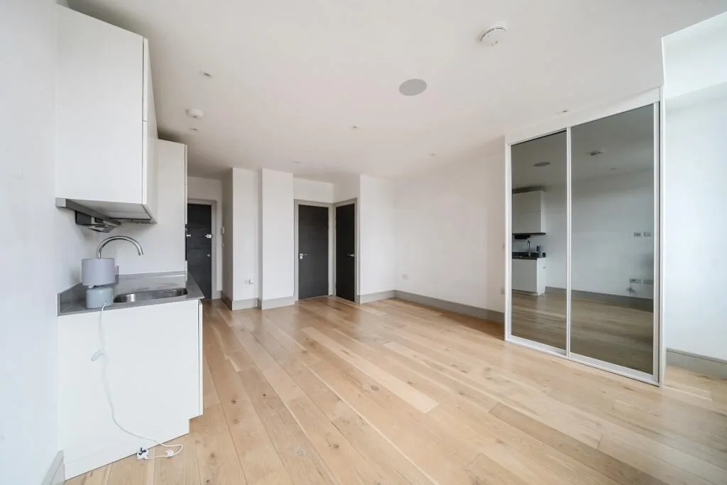 Studio flat for rent