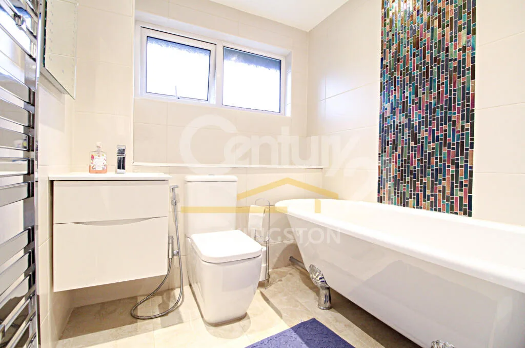 4 bedroom detached house for rent