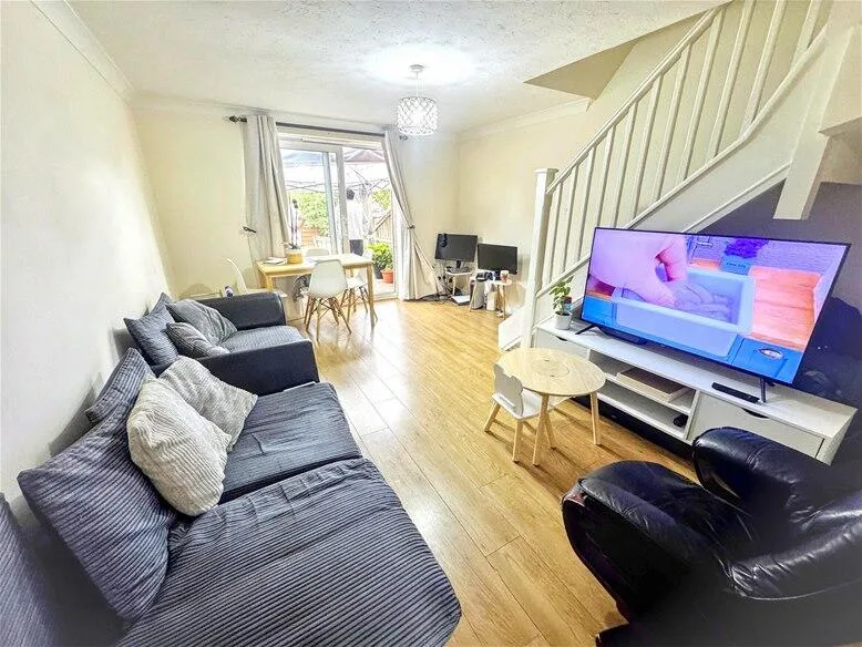 2 bedroom house for rent