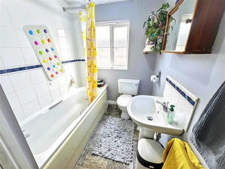 2 bedroom house for rent