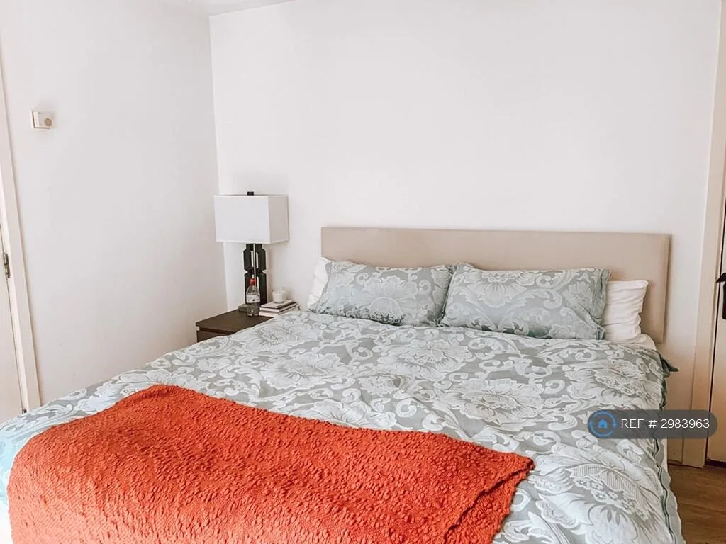 2 bedroom penthouse for rent