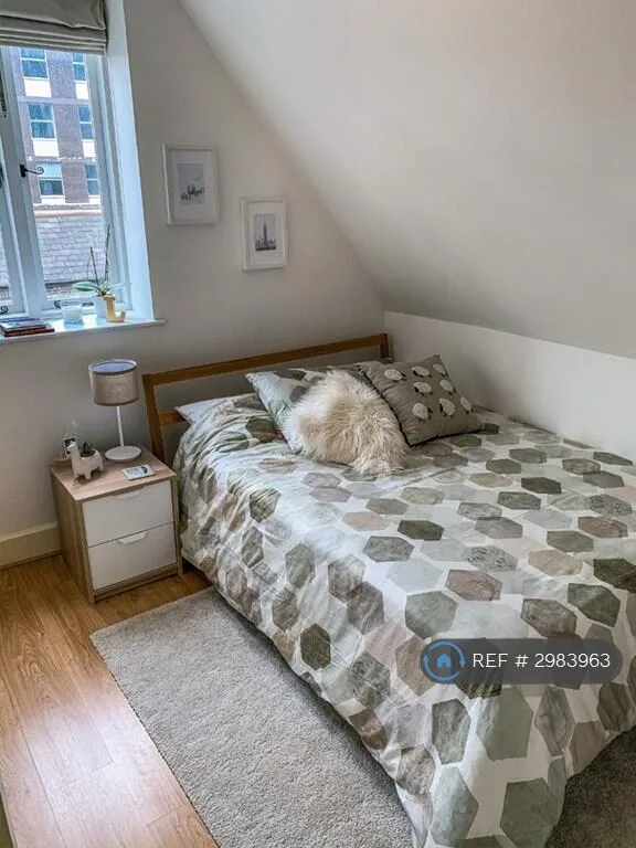 2 bedroom penthouse for rent