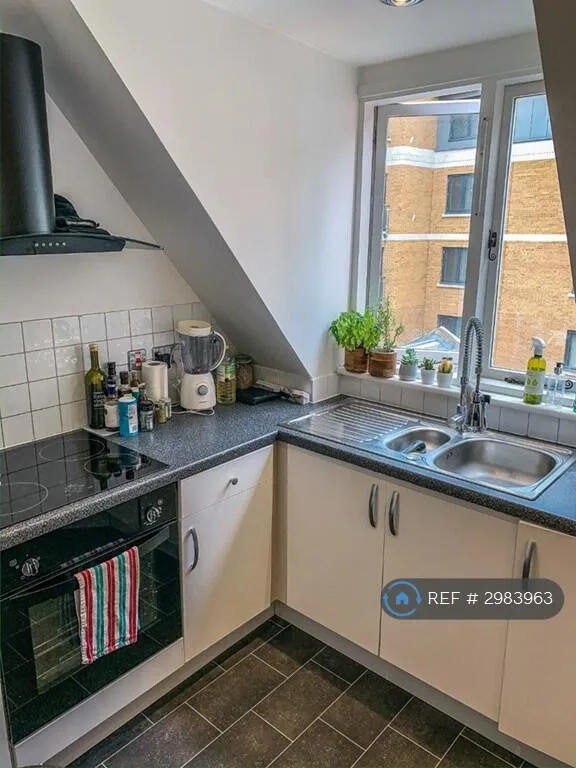 2 bedroom penthouse for rent