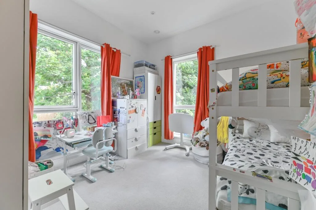 3 bedroom semi-detached house for rent